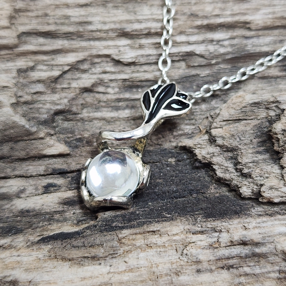 Vintage Silver Toned Necklace With Lotus Flower Faux Moonstone 18"